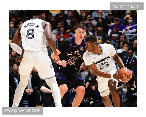 拉拉维亚对阵灰熊四战全胜场均183分命中率超六成三分命中率达435